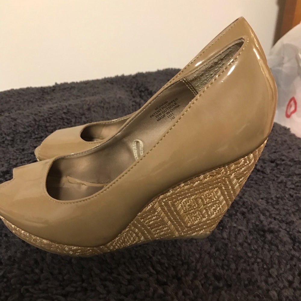 Wedge shoes